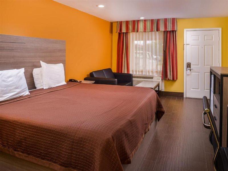 Americas Best Value Inn West Columbia Exterior photo