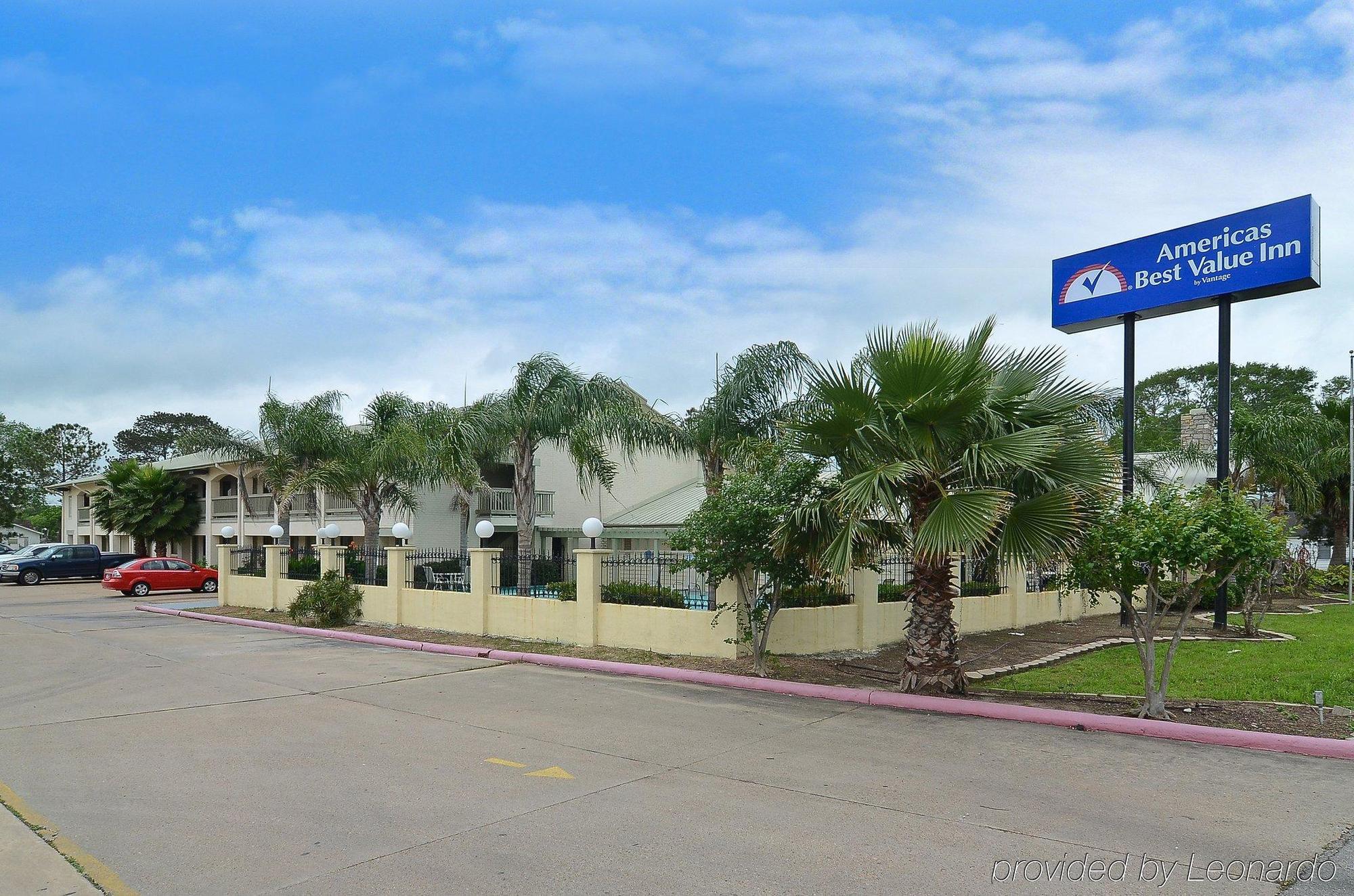 Americas Best Value Inn West Columbia Exterior photo